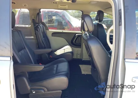 2015 Chrysler Town & Country Touring z USA, uszkodzony, nr VIN 2C4RC1BG9FR617779